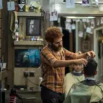 Kan jeg bruge et vinduespudsersæt på andre glasoverflader, som f.eks. spejle eller glasborde?